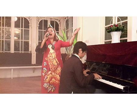 Buổi tiệc trà kỷ niệm 32 năm ca hát của NSUT Kim Tiến